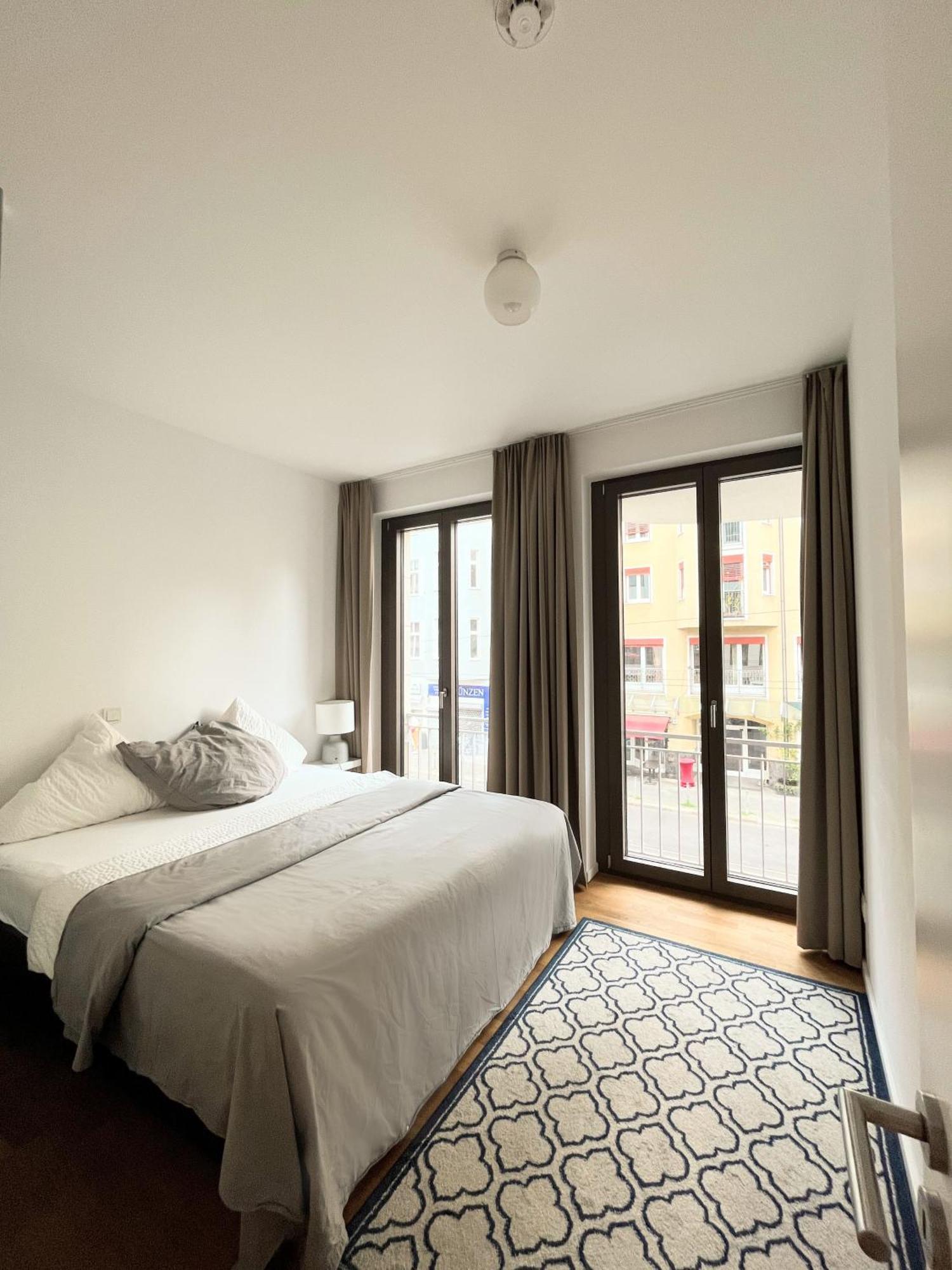 Modern Apartment In Mitte Berlino Esterno foto